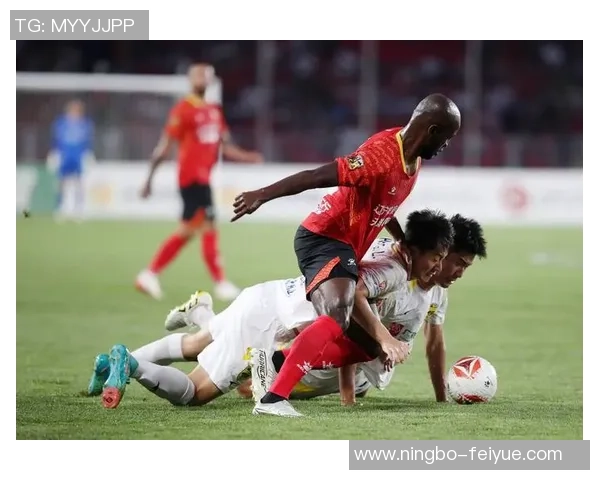 不防守的足球明星们如何在进攻中展现个人魅力与团队合作的完美结合 不防守的足球明星们如何在进攻中展现个人魅力与团队合作的完美结合